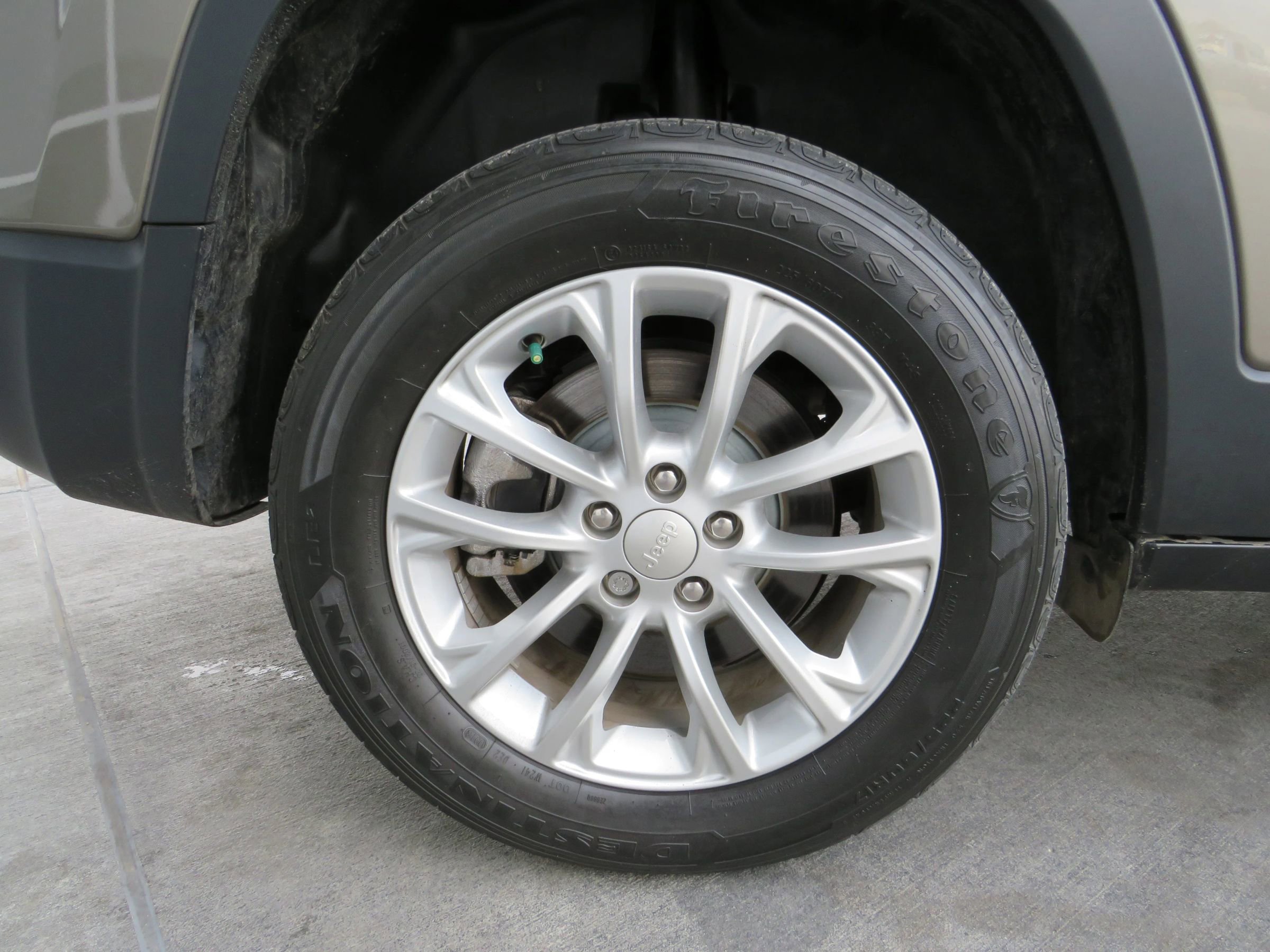 Used 2019 Jeep Cherokee Latitude w/ Popular Appearance Group image 42