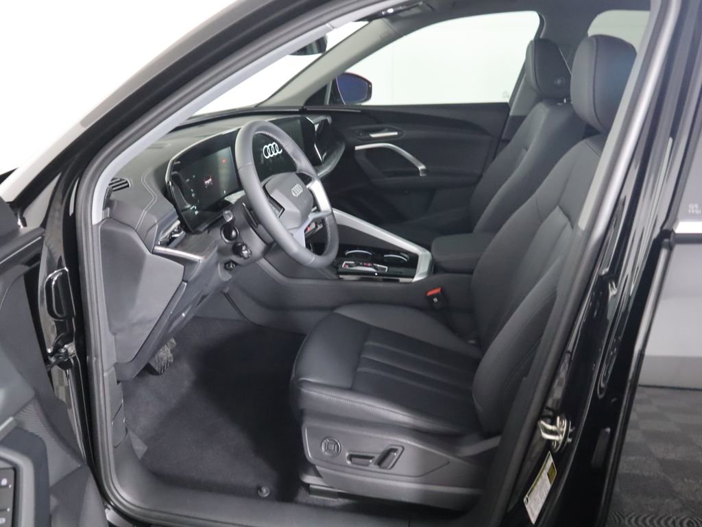 Used 2025 Audi Q5 Premium w/ Convenience Package image 22