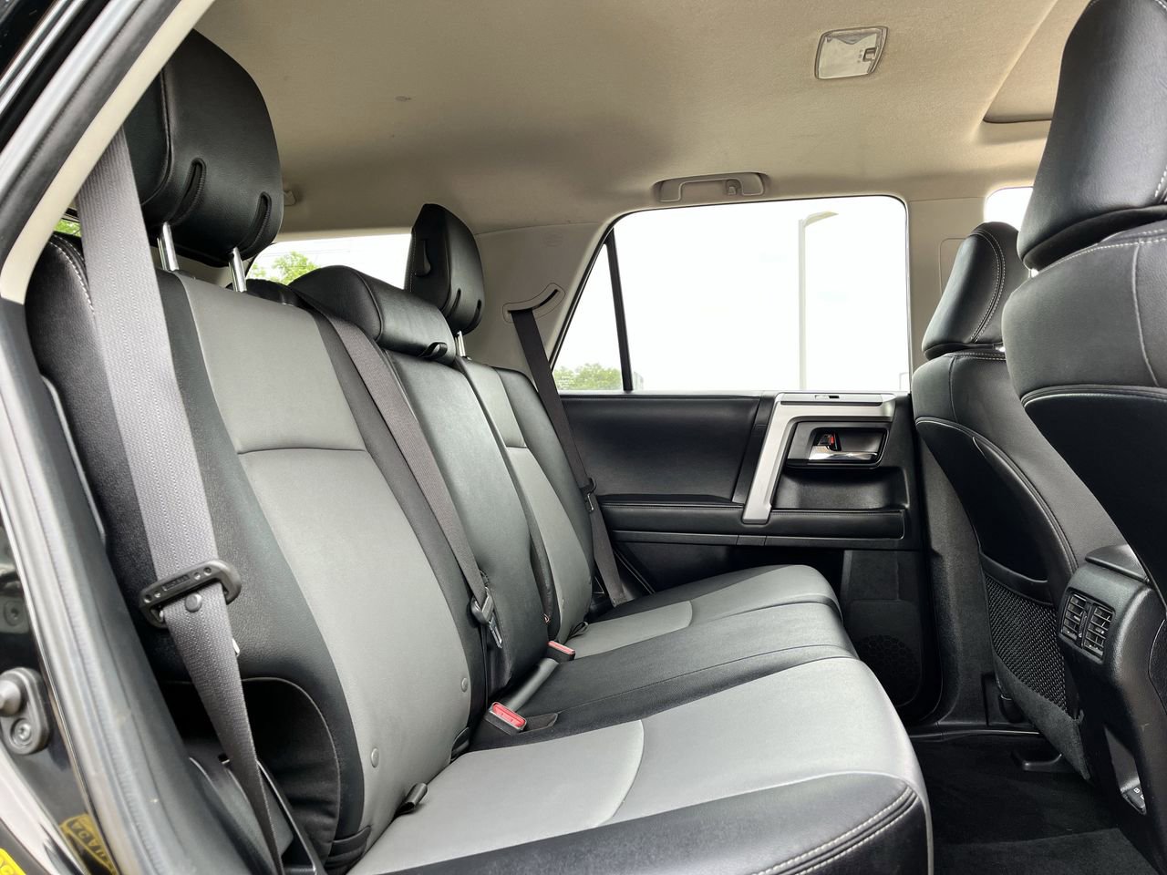 Used 2023 Toyota 4Runner SR5 Premium w/ Moonroof Package RWD image 27