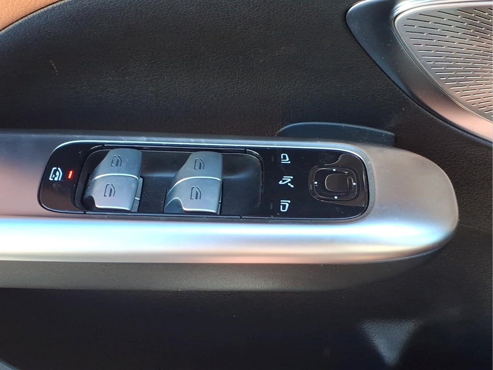 Used 2023 Mercedes-Benz C 300 4MATIC Sedan image 22