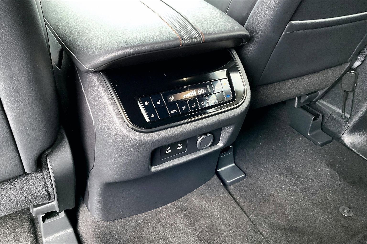 Used 2025 Nissan Armada PRO-4X w/ Pro-4X Premium Package image 10