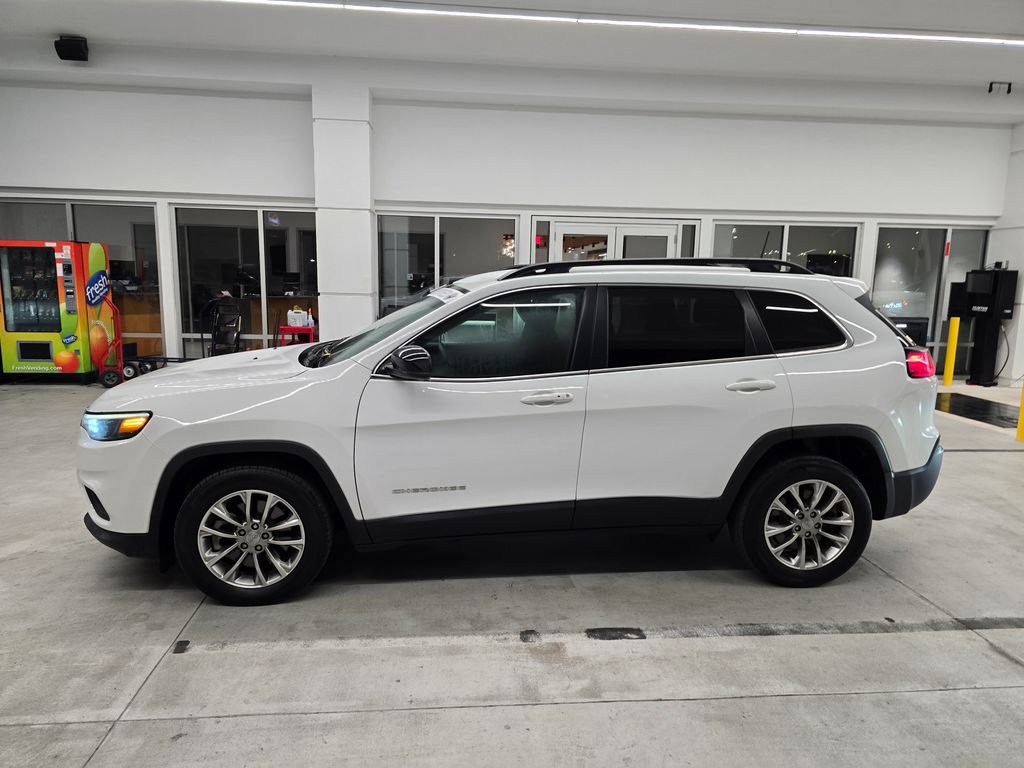 Certified 2022 Jeep Cherokee Latitude Lux FWD image 3