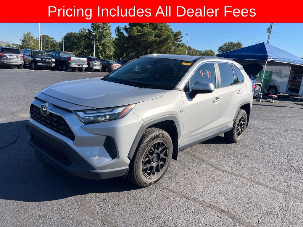 Used 2024 Toyota RAV4 XLE FWD image 7