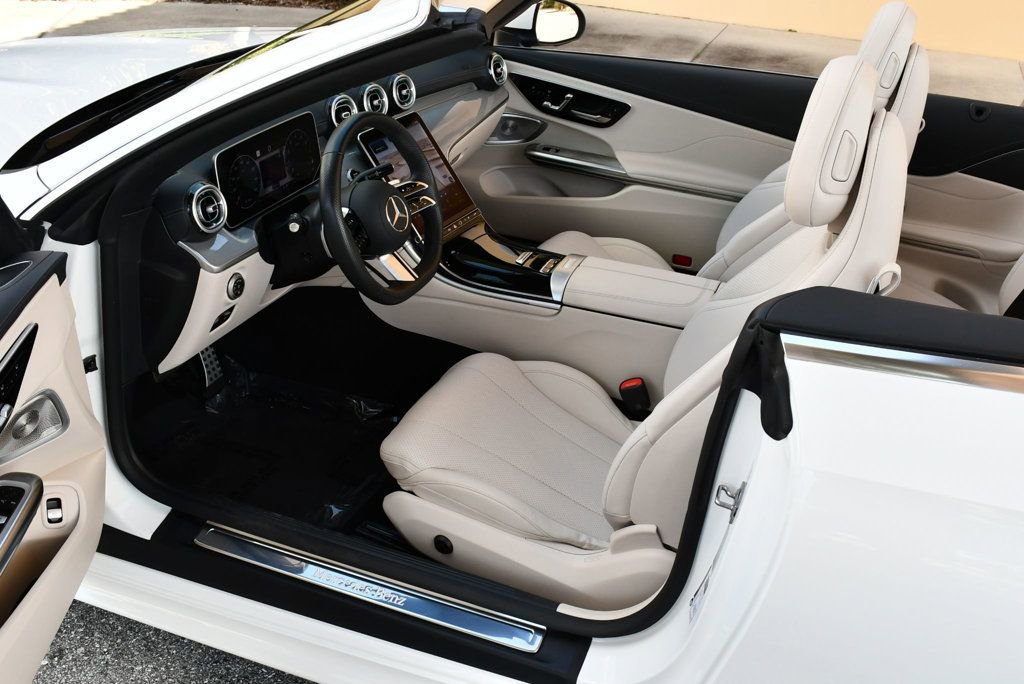 Used 2025 Mercedes-Benz CLE 300 4MATIC Cabriolet image 60