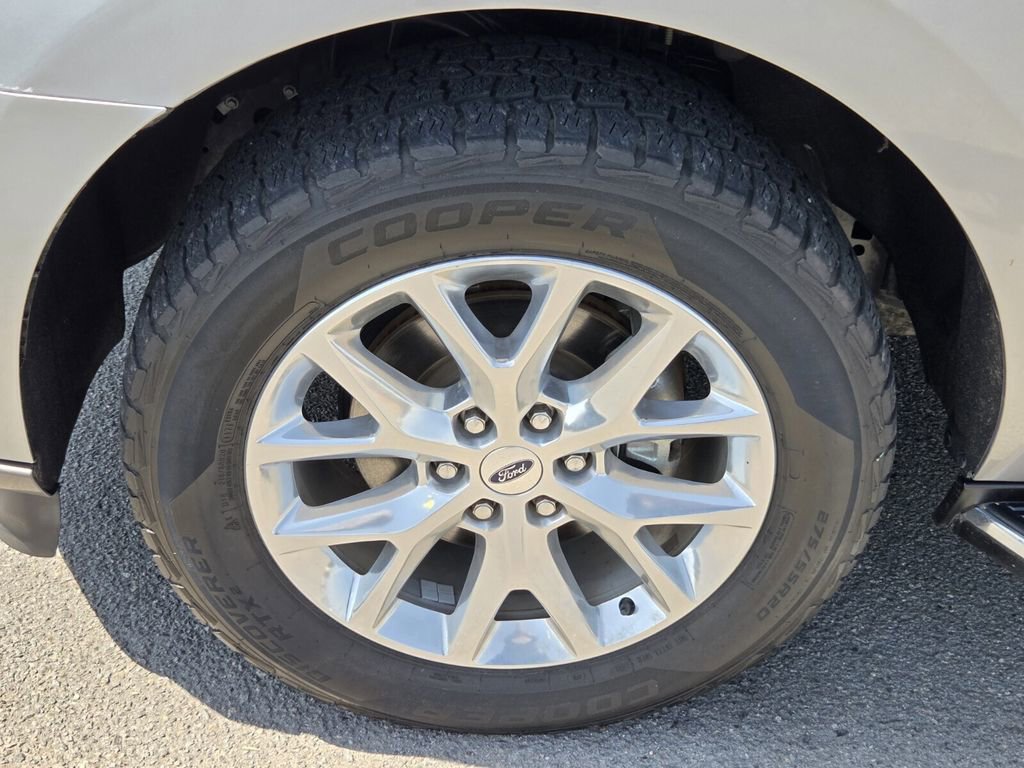 Used 2021 Ford Expedition XLT image 15