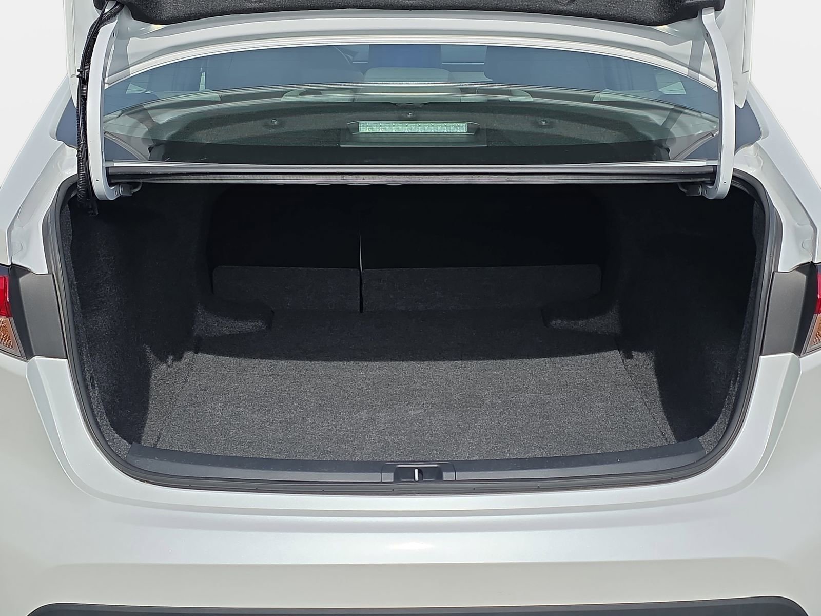 Used 2025 Toyota Corolla LE image 12