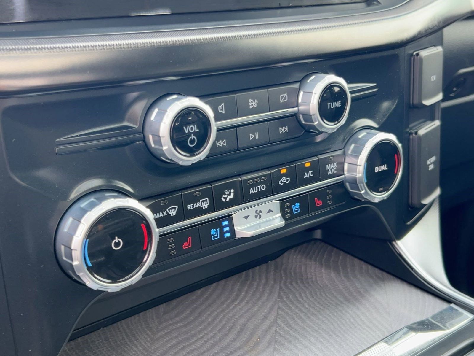 Used 2023 Ford F150 Platinum w/ Equipment Group 701A High image 21