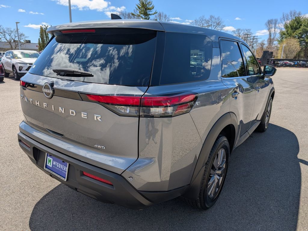 Used 2024 Nissan Pathfinder S AWD/4WD image 6