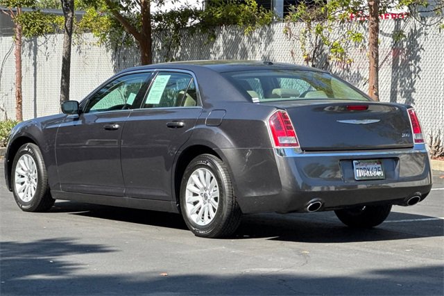 Used 2014 Chrysler 300 image 6