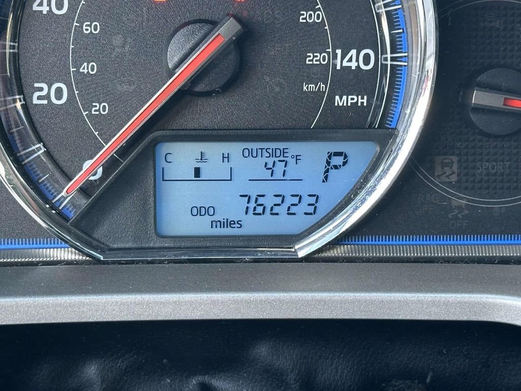 Used 2015 Toyota RAV4 Limited image 27