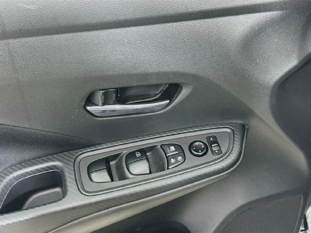 Used 2021 Nissan Versa SV FWD image 23