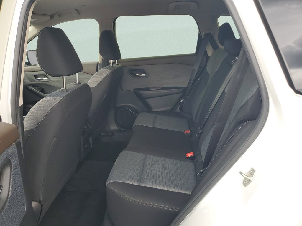 Used 2023 Nissan Rogue SV AWD/4WD image 10