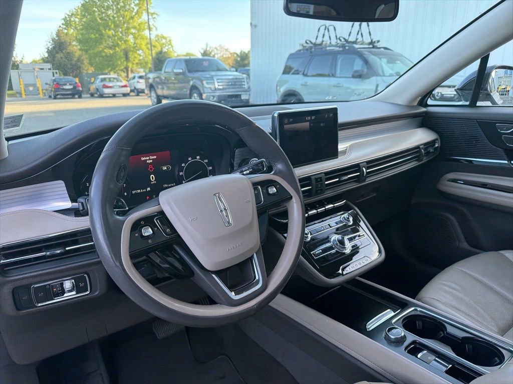 Used 2022 Lincoln Corsair AWD w/ Premium Package image 17