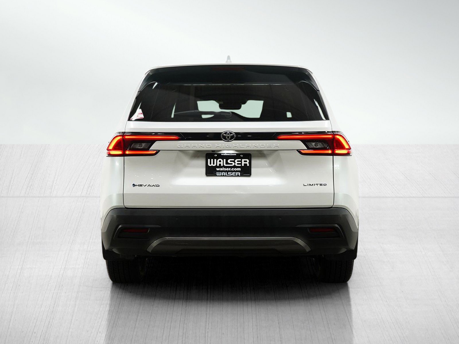 Used 2024 Toyota Grand Highlander Limited image 4