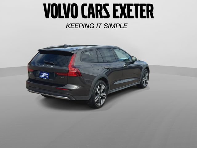 Certified 2025 Volvo V60 B5 Cross Country Plus AWD/4WD image 11