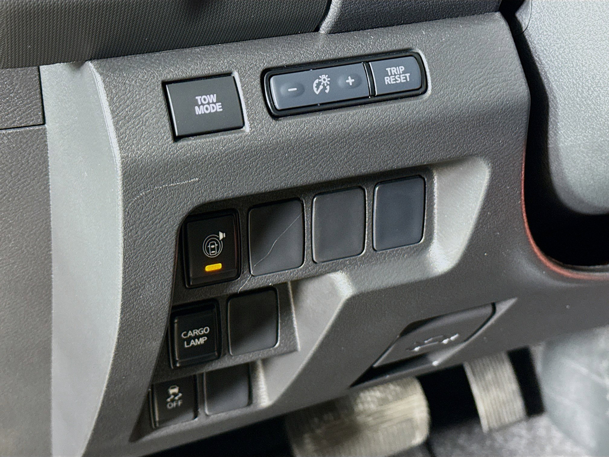 Used 2024 Nissan Frontier Pro-X w/ Technology Package image 9