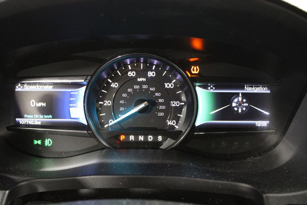 Used 2017 Ford Explorer XLT w/ Equipment Group 201A AWD/4WD image 21