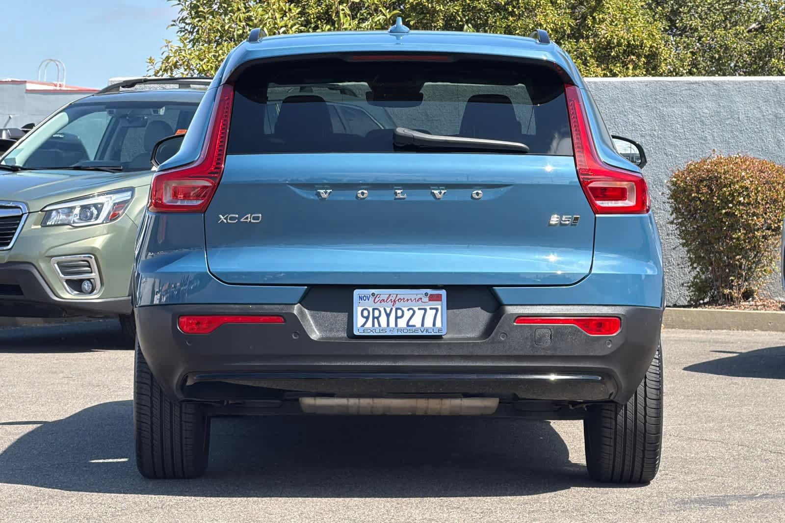 Used 2024 Volvo XC40 B5 Plus AWD/4WD image 8
