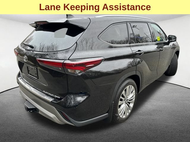 Certified 2025 Toyota Highlander Platinum AWD/4WD image 11