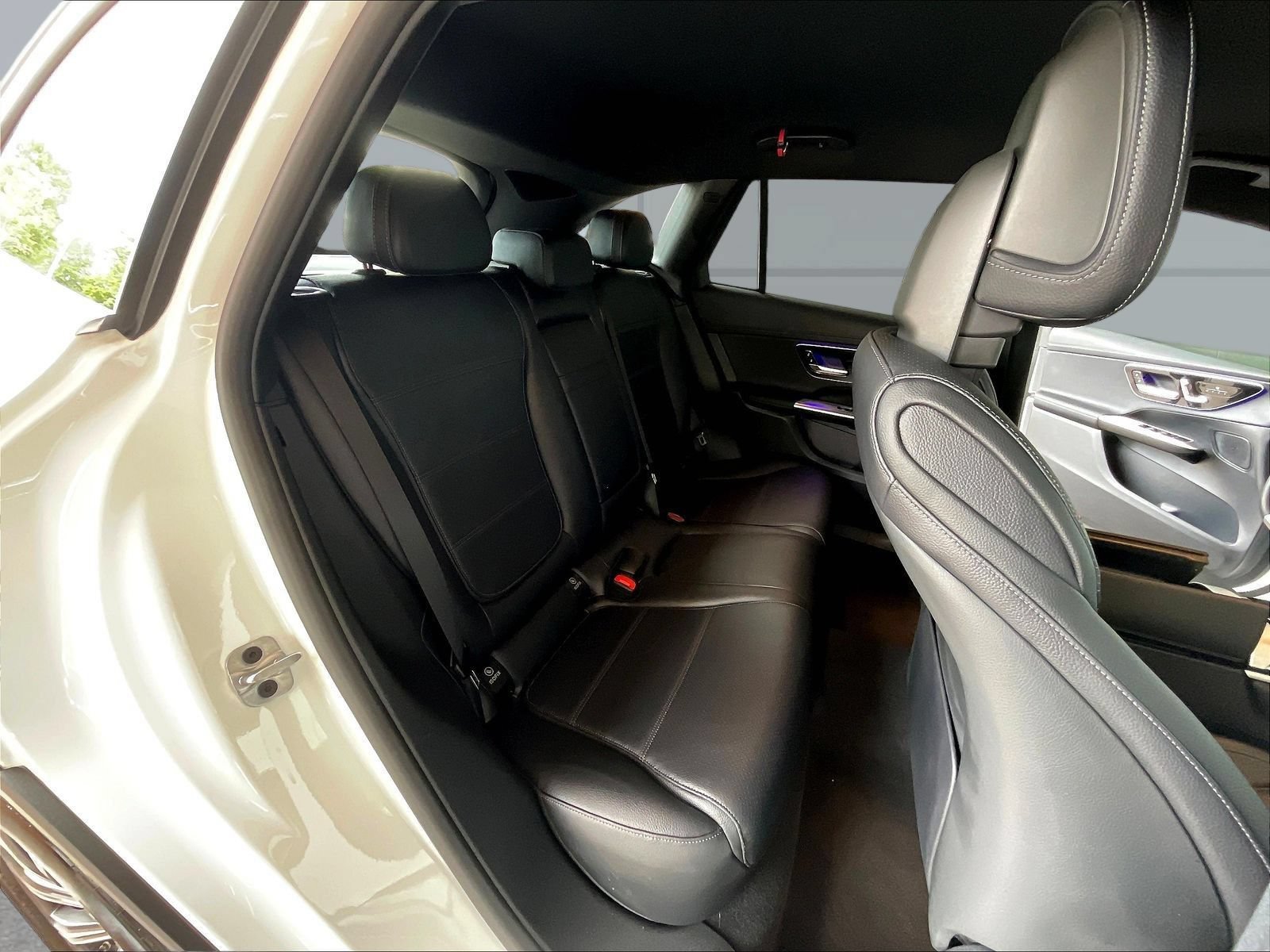 Used 2024 Mercedes-Benz GLC 300 4MATIC image 27