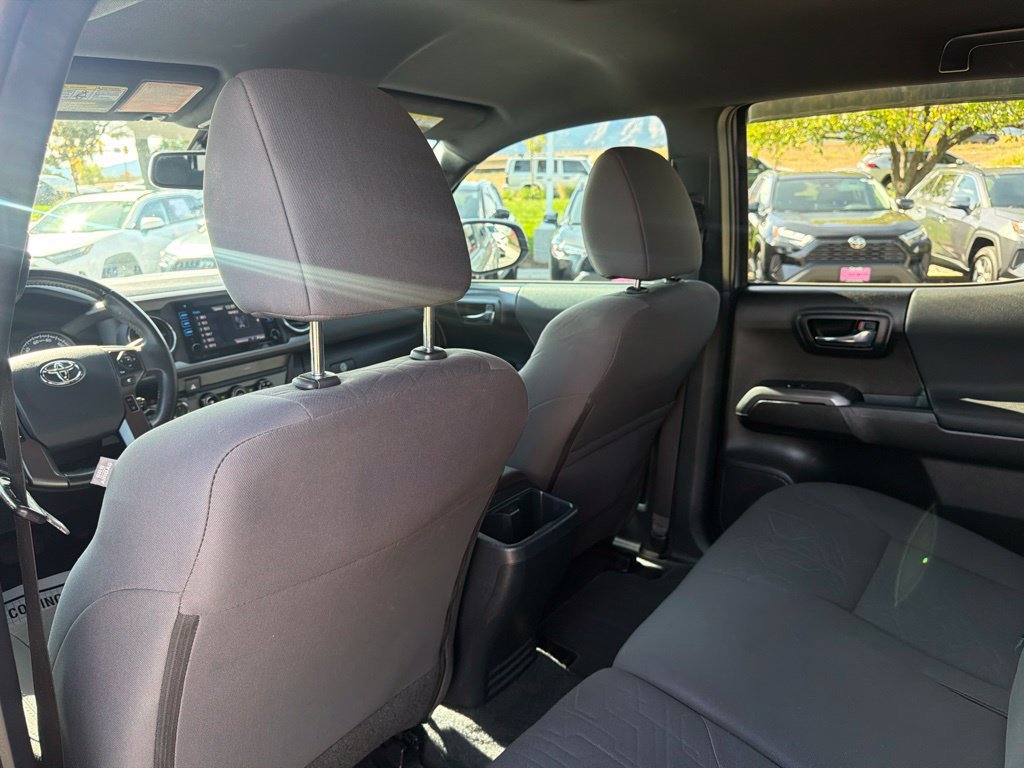 Used 2018 Toyota Tacoma TRD Off-Road w/ Technology Package AWD/4WD image 18