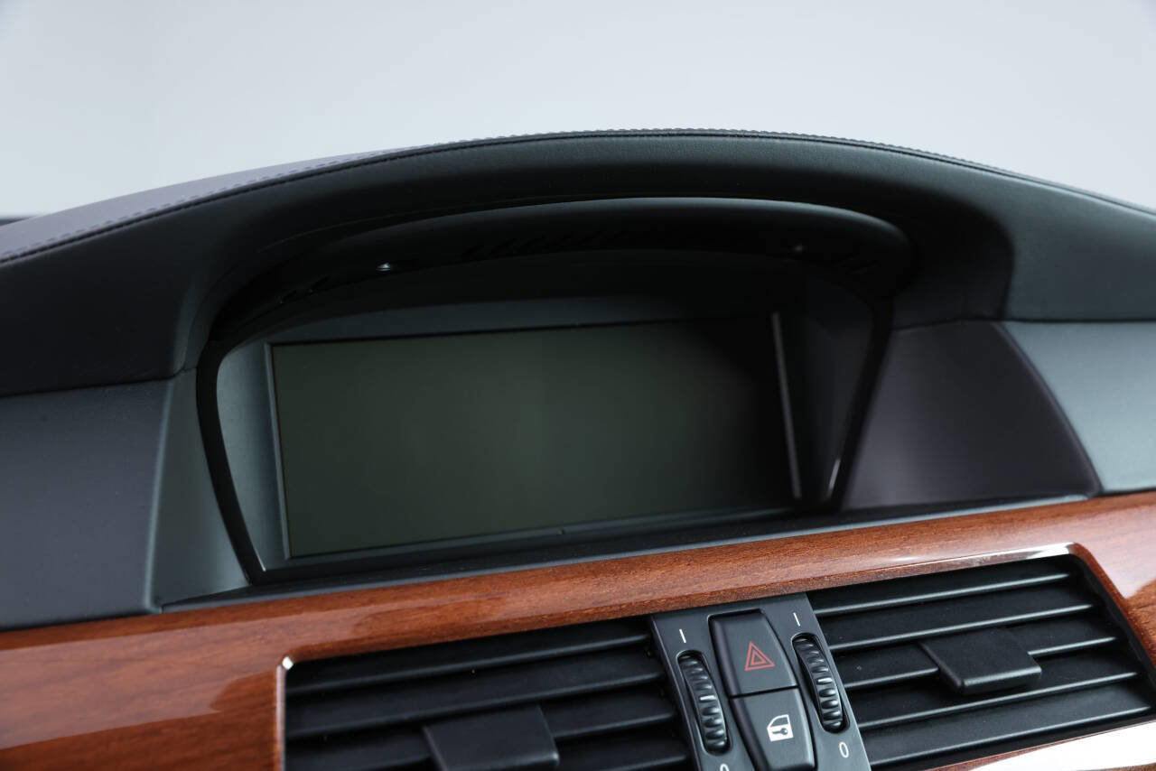 Used 2006 BMW M5 image 59