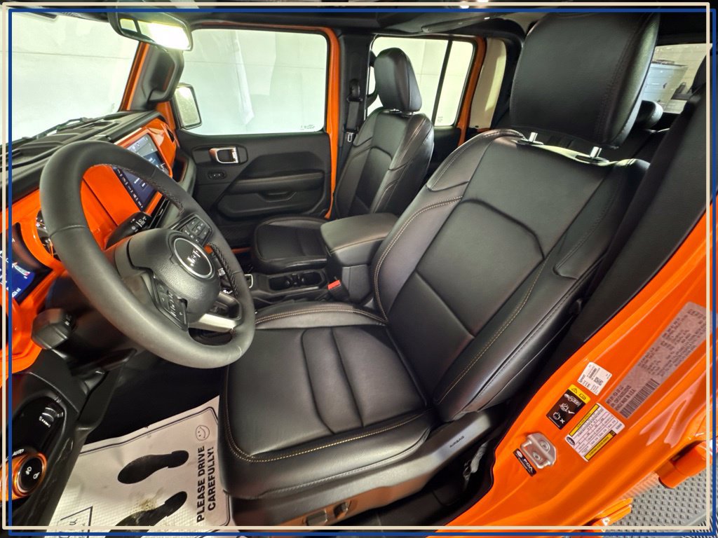 Certified 2025 Jeep Gladiator Overland AWD/4WD image 35