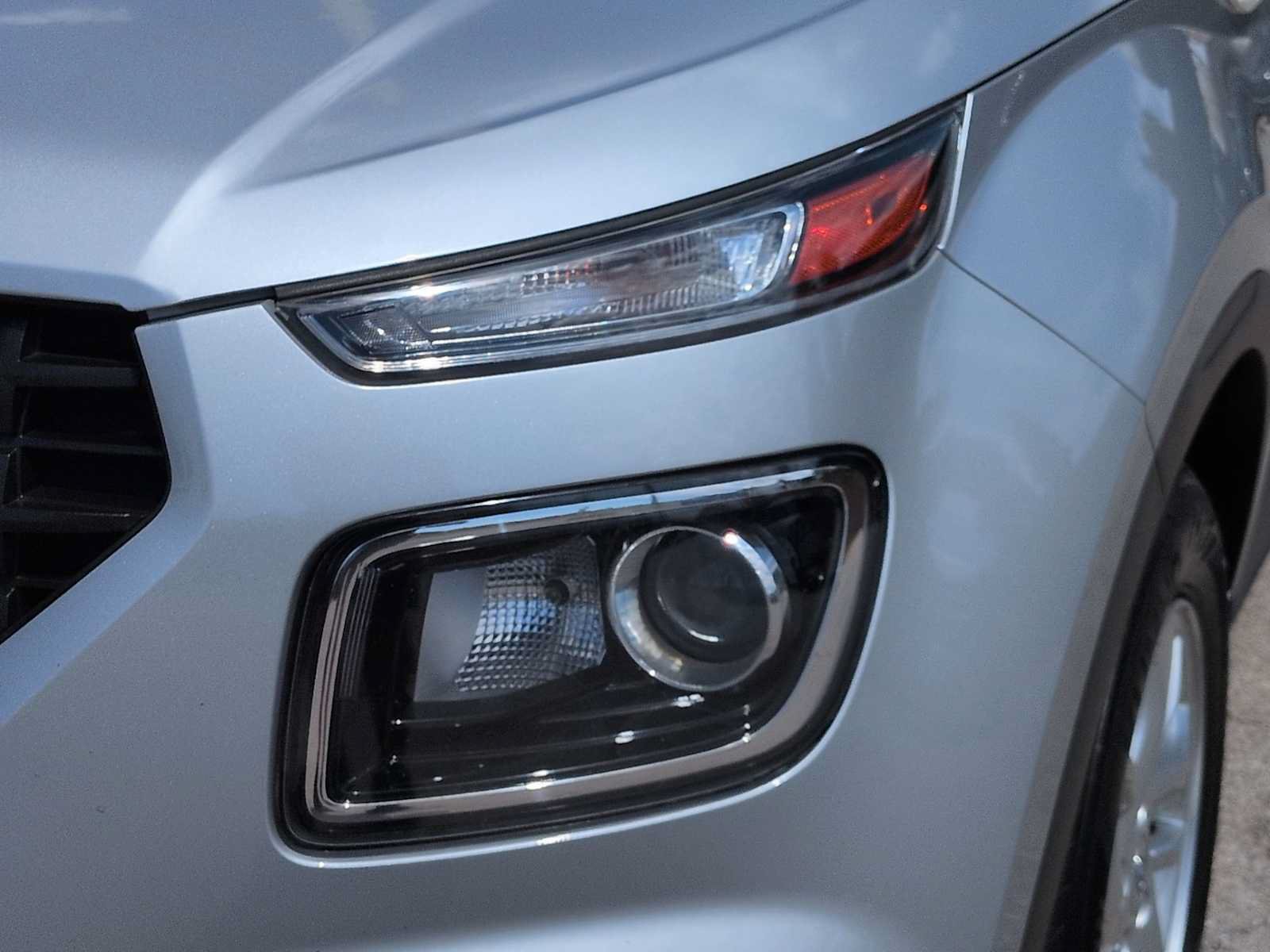 Certified 2021 Hyundai Venue SE FWD image 11