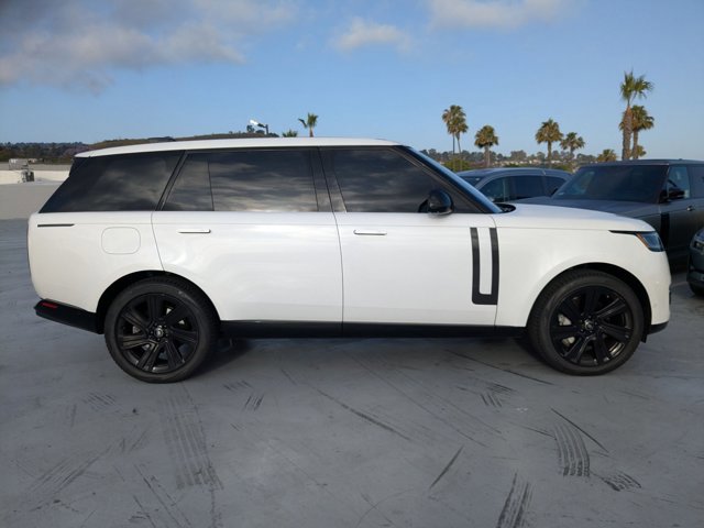 Used 2023 Land Rover Range Rover Long Wheelbase SE image 4