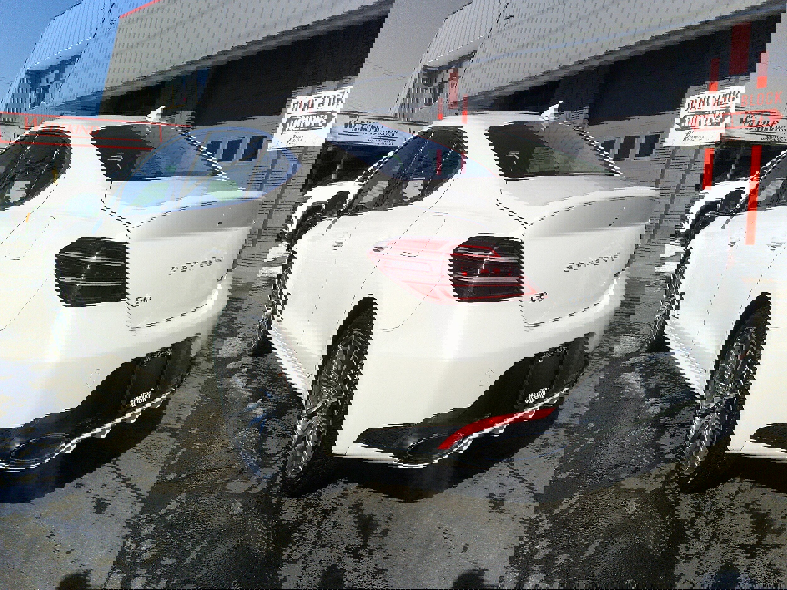 Used 2022 Genesis G70 3.3T image 3