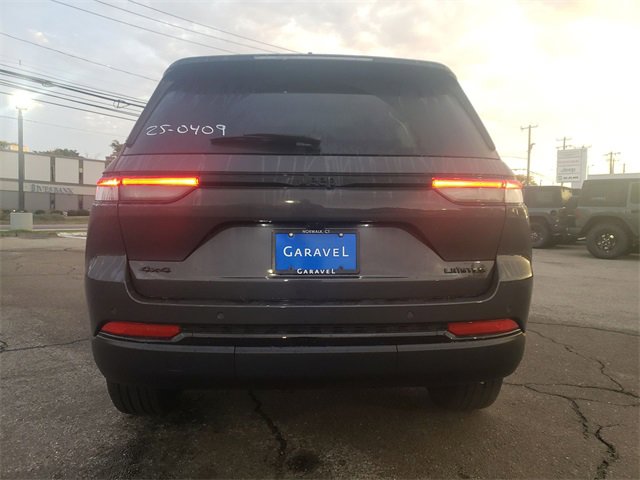 New 2025 Jeep Grand Cherokee Limited w/ Black Appearance Package image 14