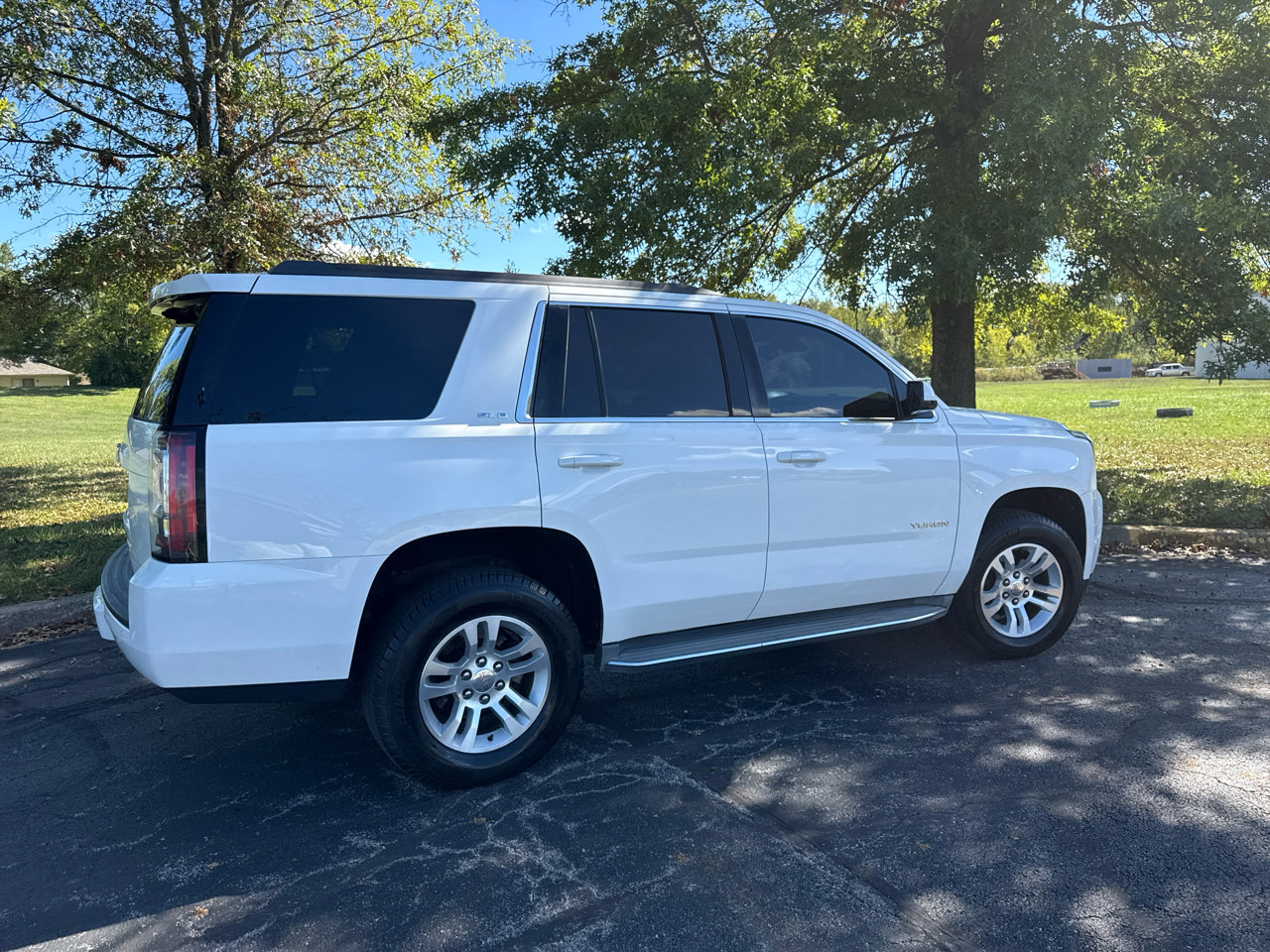 Used 2015 GMC Yukon SLE w/ Convenience Package image 2