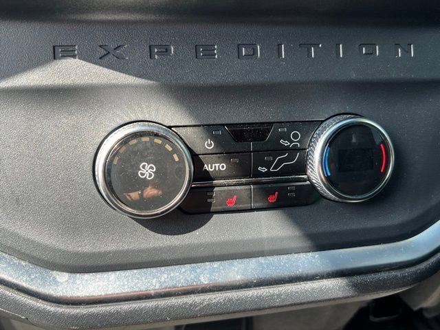 Used 2025 Ford Expedition Platinum w/ Stealth Performance Package AWD/4WD image 18