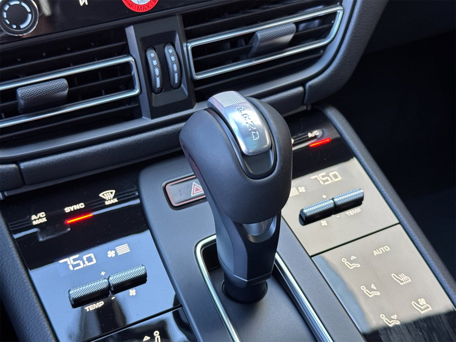 New 2026 Porsche Macan image 23