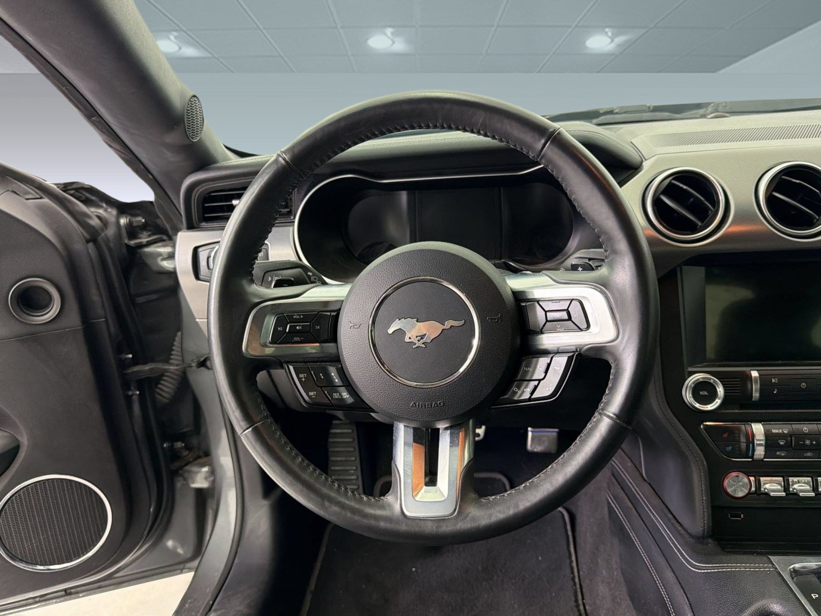 Used 2022 Ford Mustang GT Premium w/ Equipment Group 401A RWD image 11