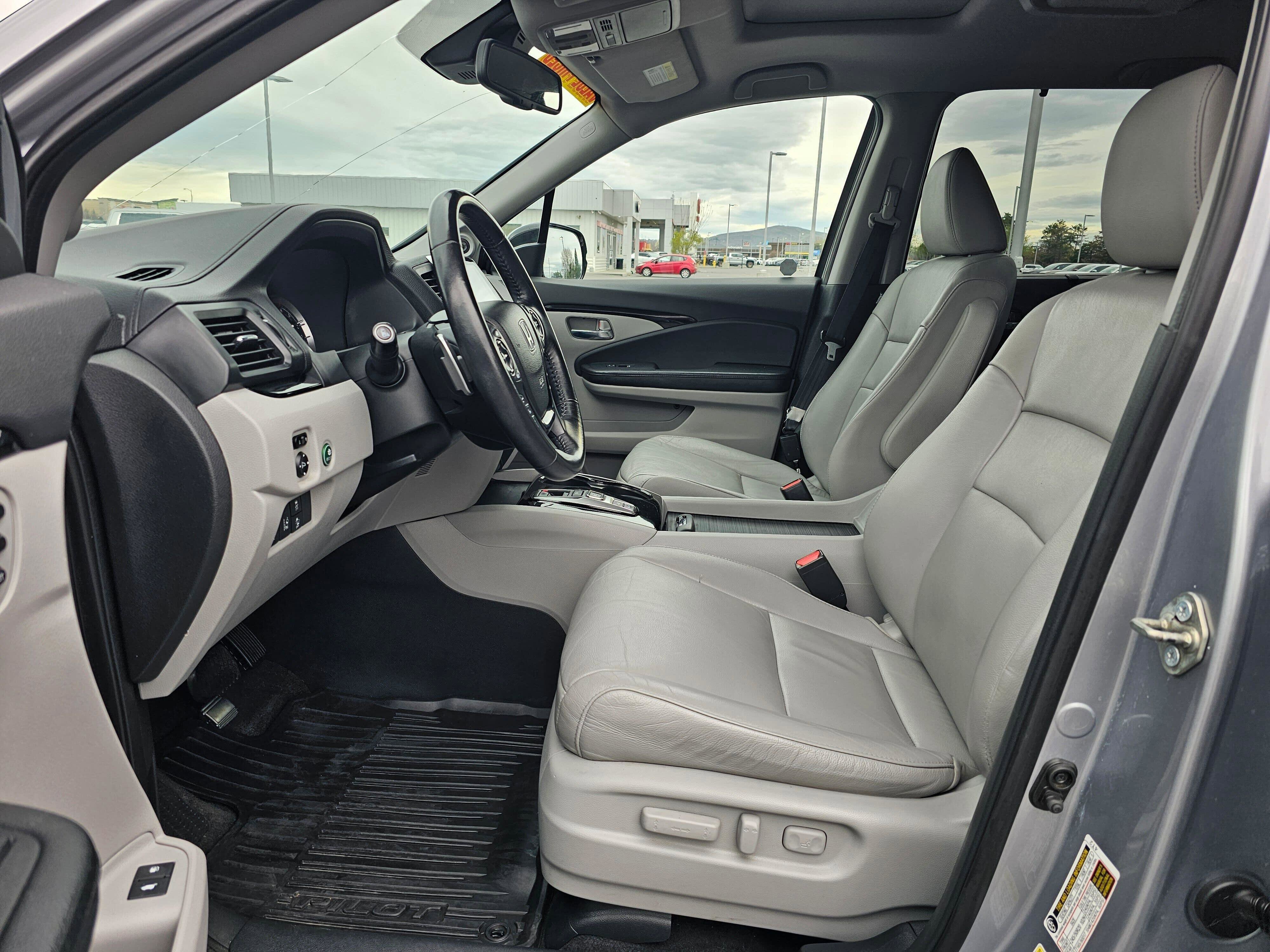 Used 2016 Honda Pilot Touring image 19