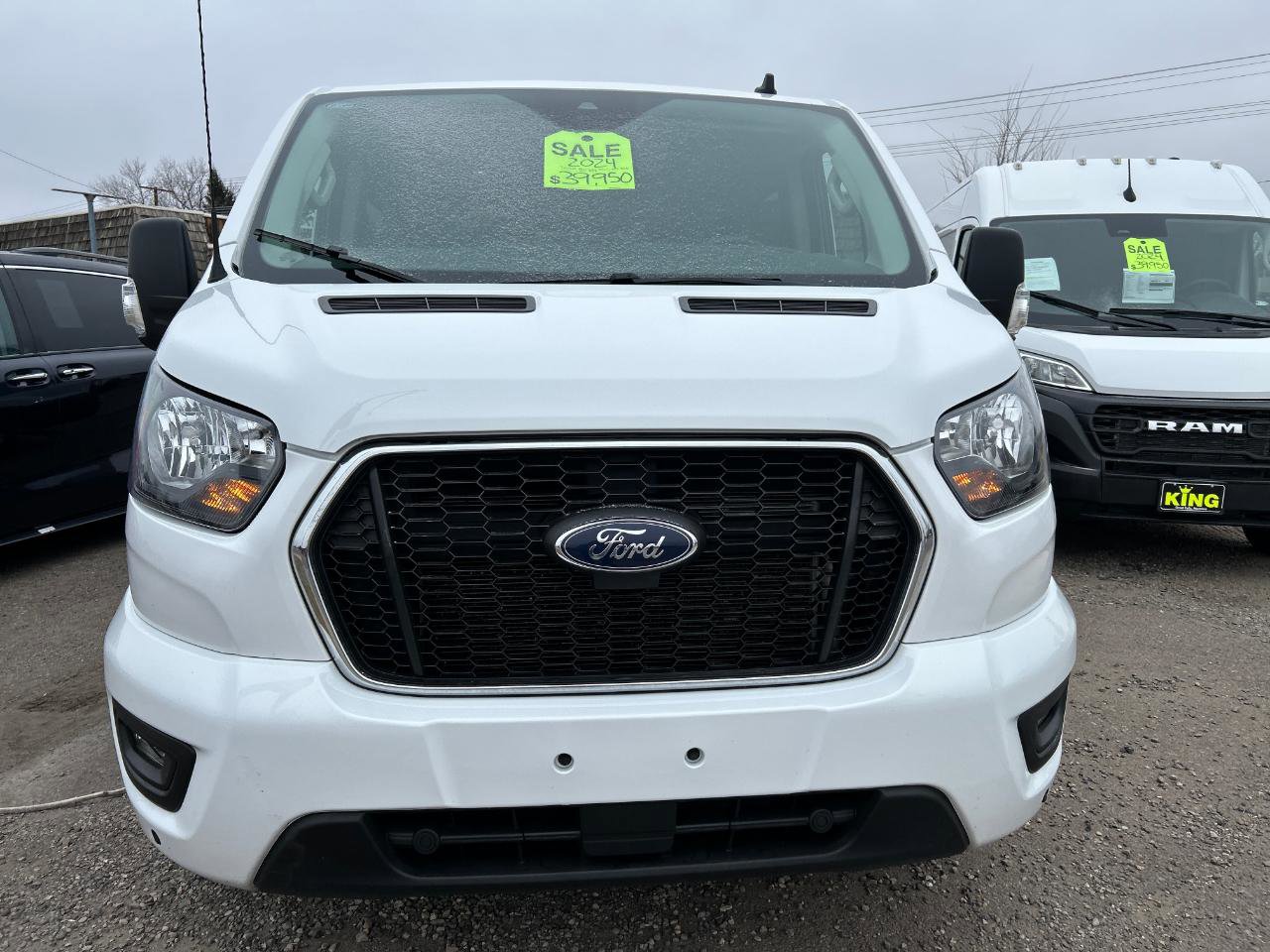 Used 2024 Ford Transit 350 XLT image 3