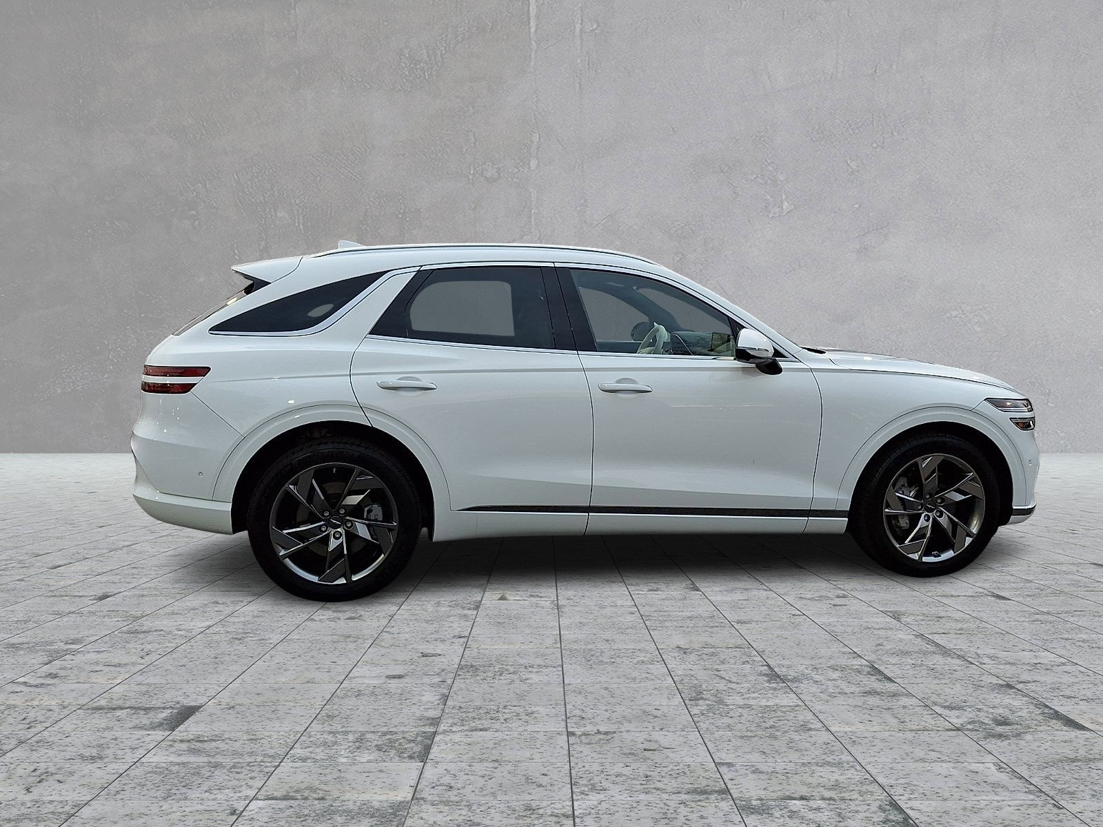 Certified 2025 Genesis Electrified GV70 image 12