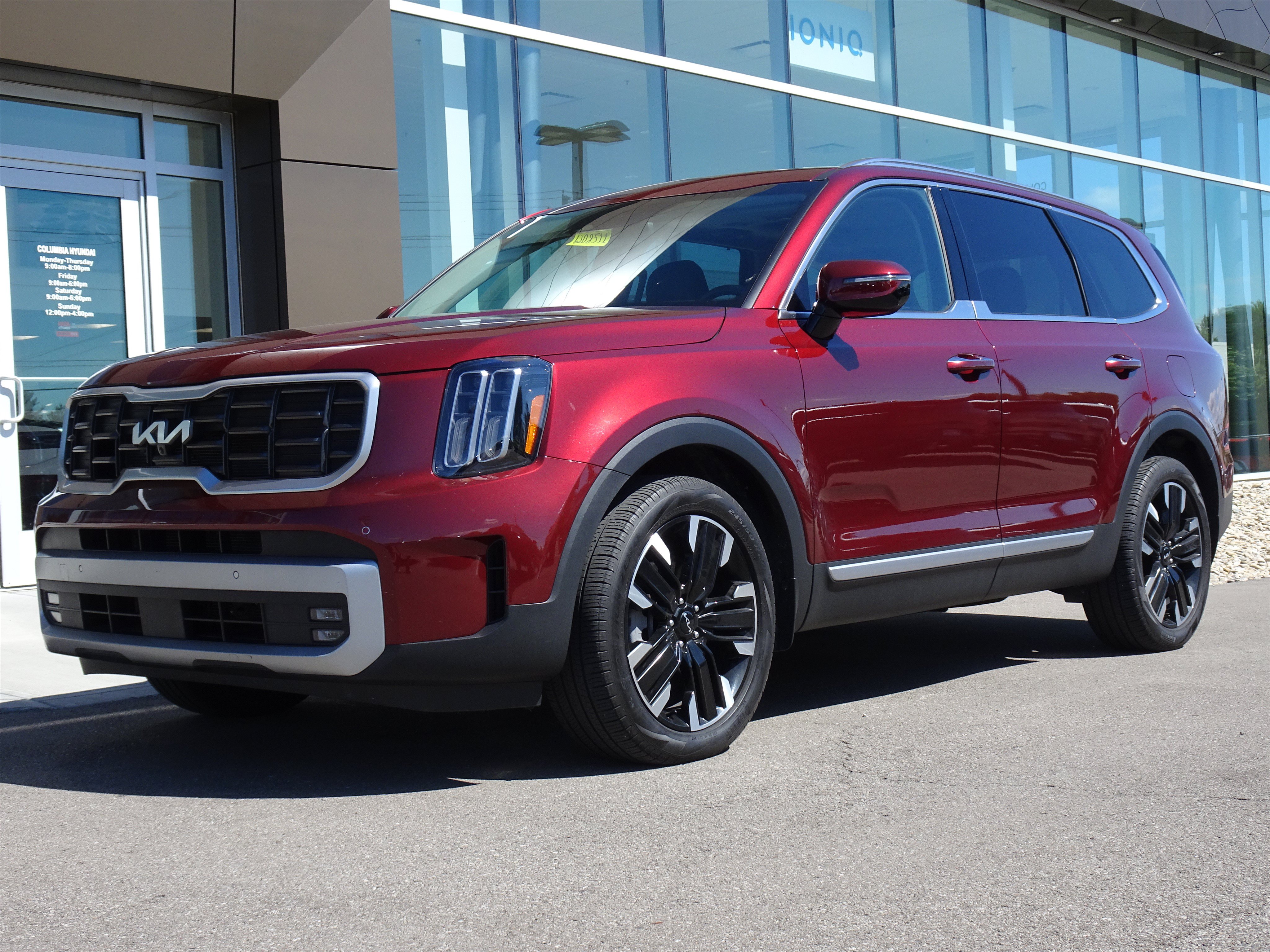Used 2023 Kia Telluride SX FWD image 1