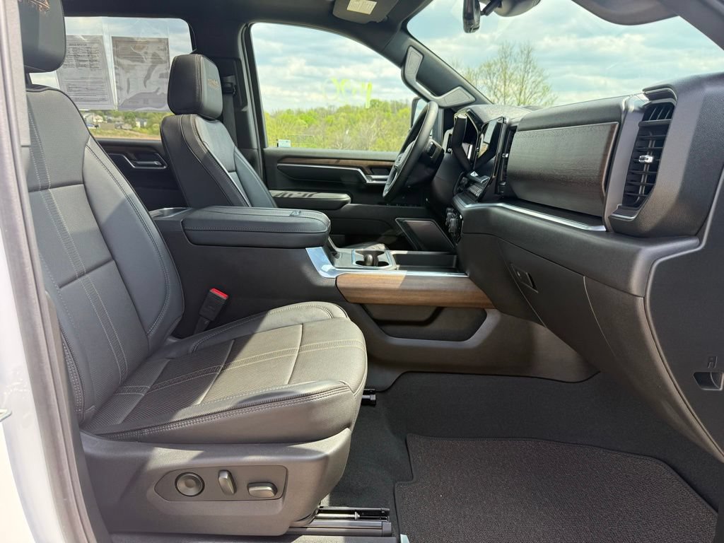 Used 2025 Chevrolet Silverado 2500 High Country w/ Technology Package AWD/4WD image 25