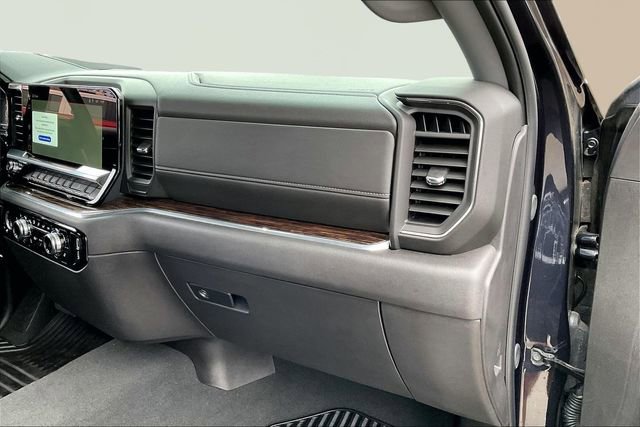 Used 2024 GMC Sierra 1500 SLE w/ X31 Off-Road Package image 18