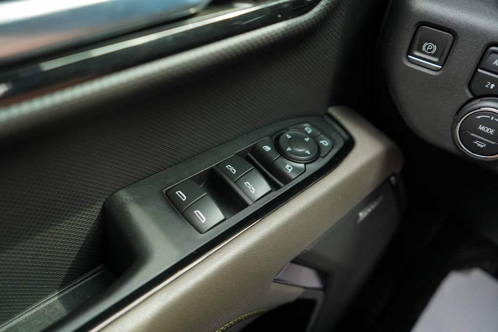 Used 2022 Chevrolet Silverado 1500 ZR2 w/ Technology Package AWD/4WD image 33