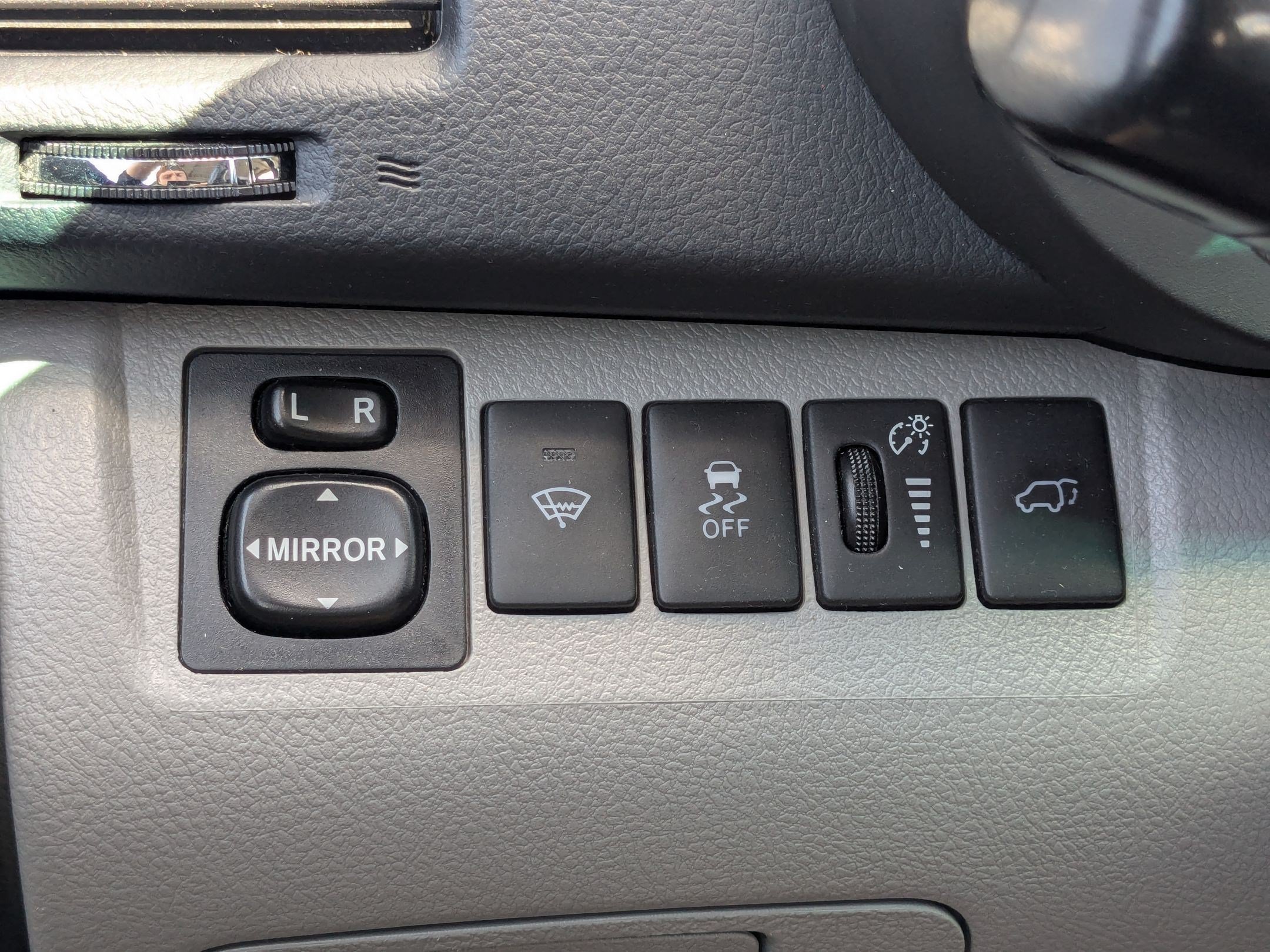 Used 2013 Toyota Highlander Limited AWD/4WD image 17