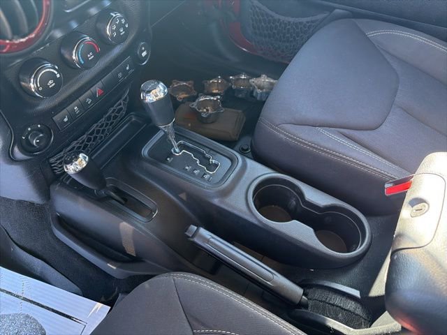 Used 2013 Jeep Wrangler Unlimited Sahara image 30