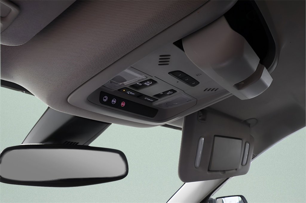 Used 2023 GMC Acadia SLT w/ GMC Pro Grade Package image 17