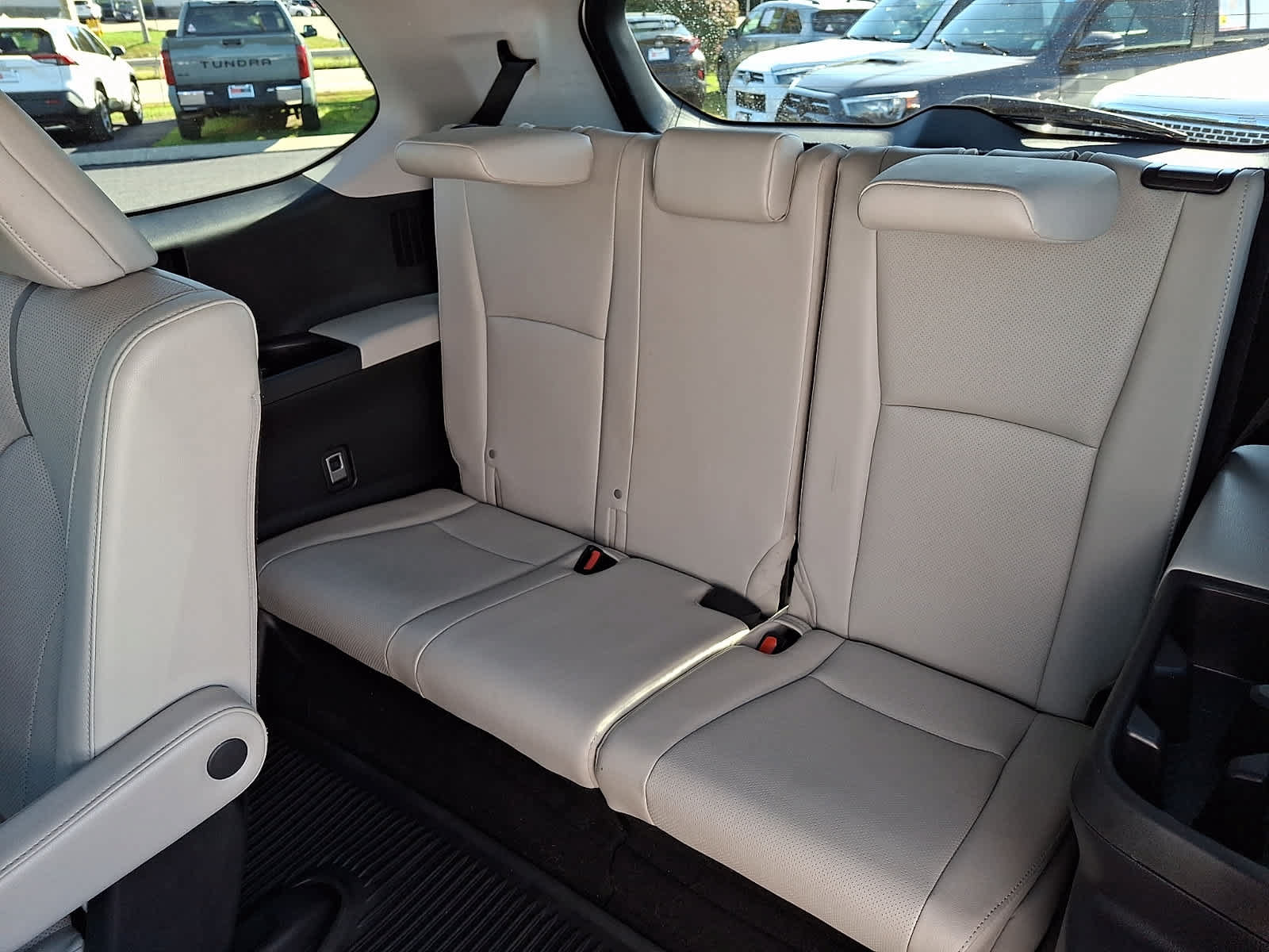 Used 2024 Toyota Grand Highlander AWD image 13