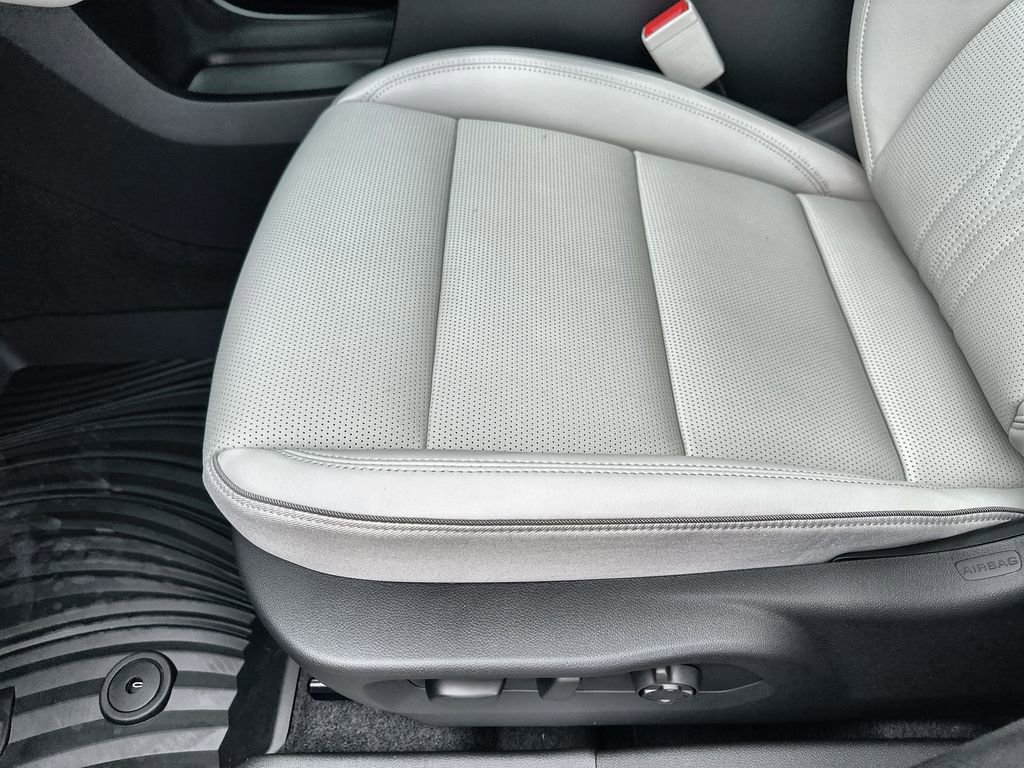 New 2026 Buick Envision Avenir image 25