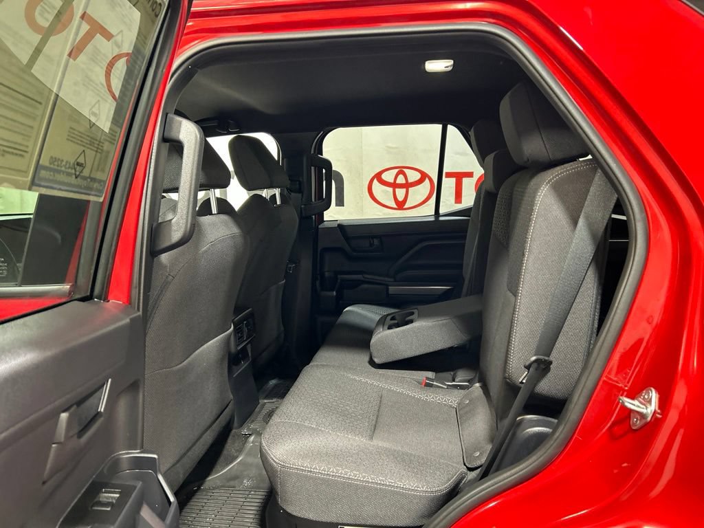 Used 2025 Toyota 4Runner SR5 AWD/4WD image 19