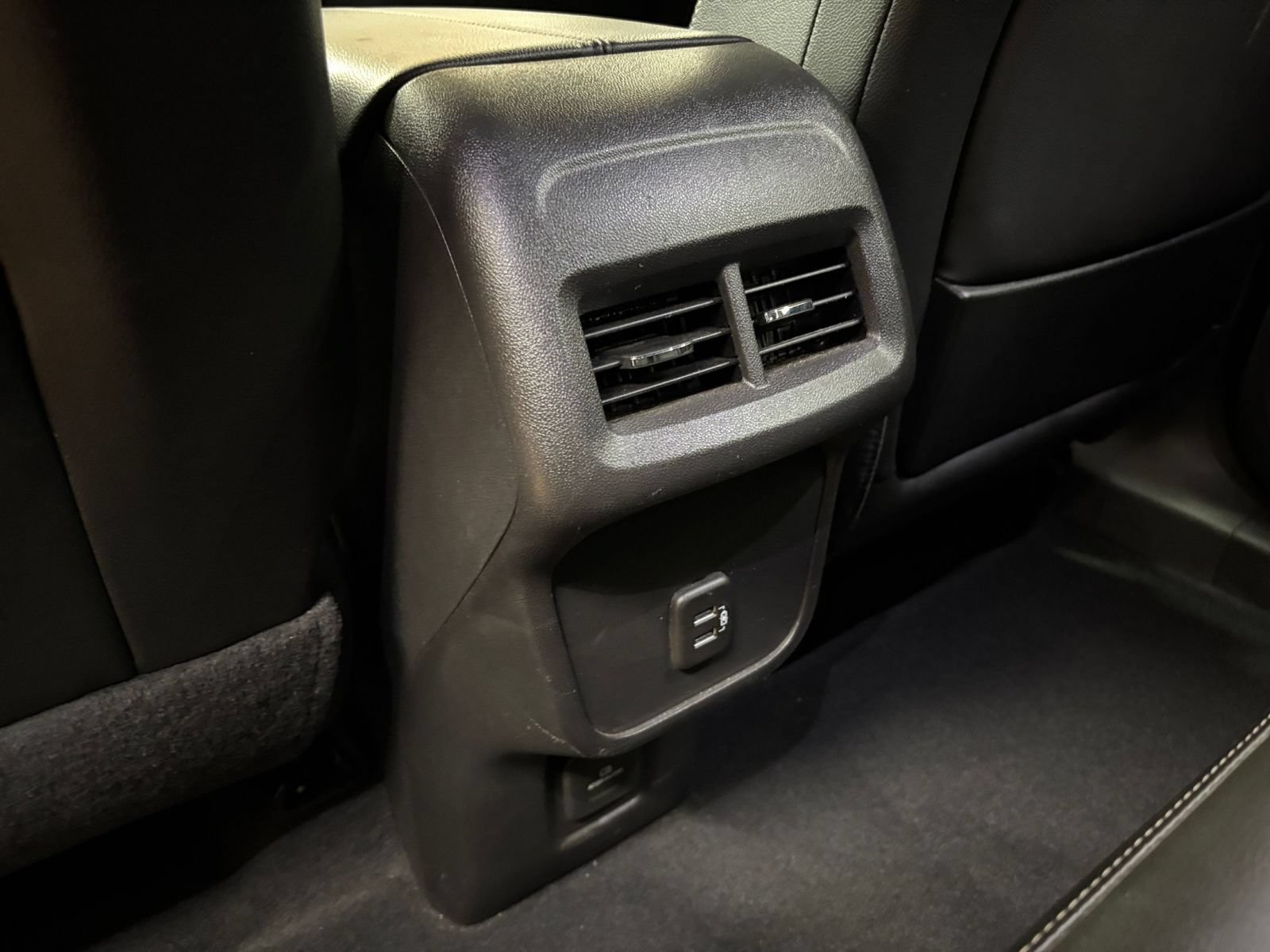Used 2024 GMC Terrain SLT AWD/4WD image 20