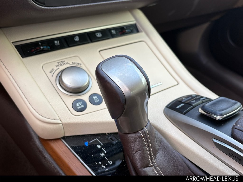Used 2018 Lexus ES 300h w/ Luxury Package FWD image 30